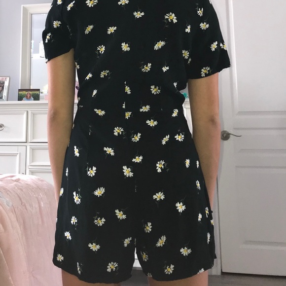 socialite flower wrap dress ☁️ - Picture 2 of 5